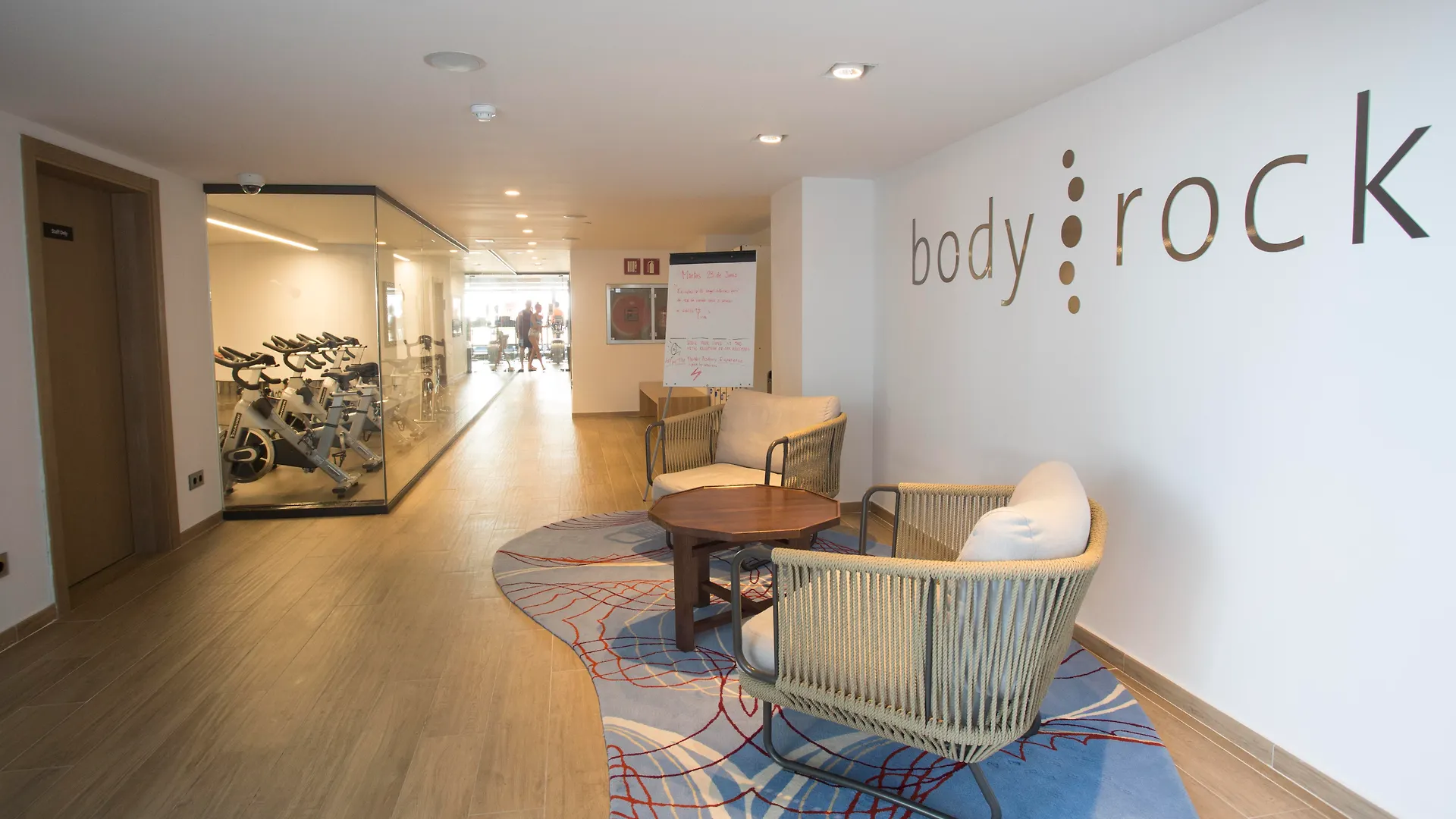 Hard Rock Hotel Ibiza Playa d'en Bossa 5*,  İspanya